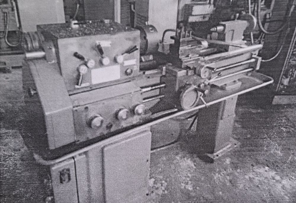 Хидравлични маркучи,трифазни електромотор  и струг