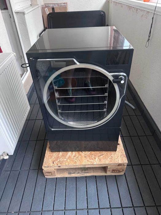 Liofilizator / Freeze Dryer Leosmak LEO-004, compact profesional, 4 kg/batch, pompă vacuum integrată