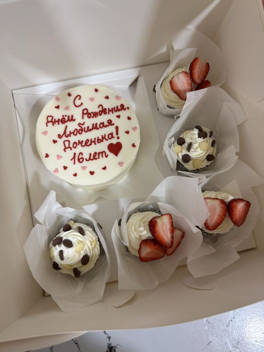 Набор бенто и капкейки