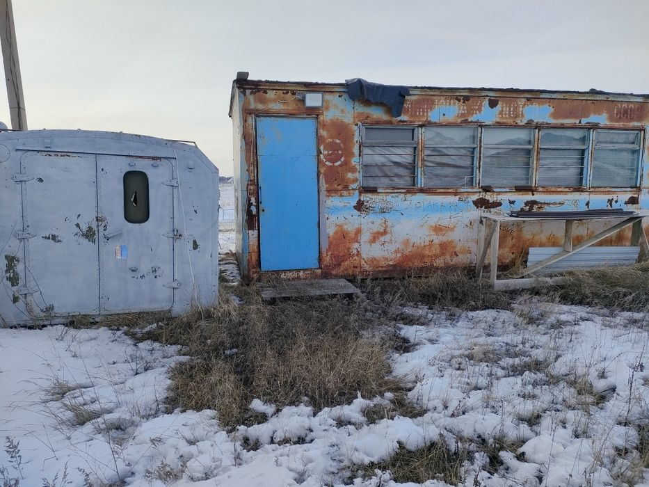 Продам две бытовки вагончик