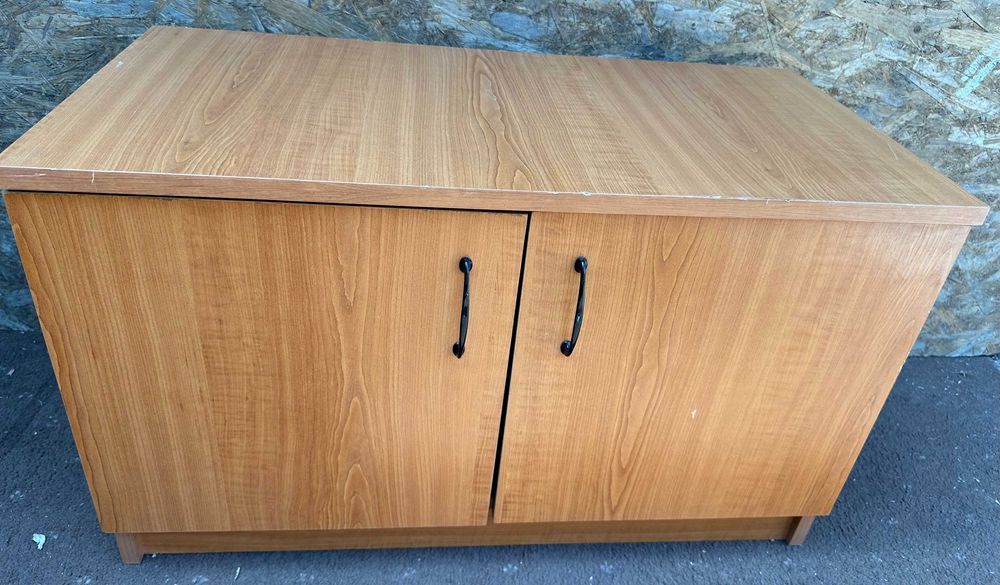 Comoda cu 2 usi; Pantofar; Mic Dulap cu spatiu de depozitare