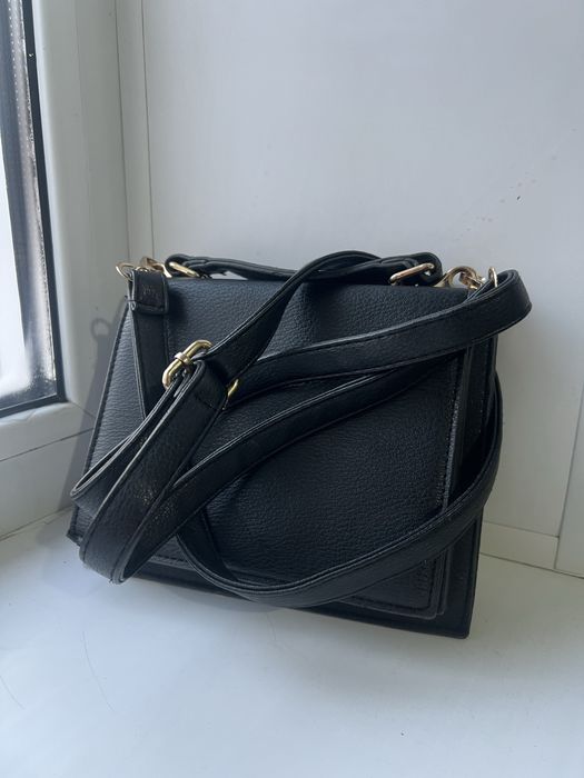 Сумки по 2 тыс ,нигде нет потертостей