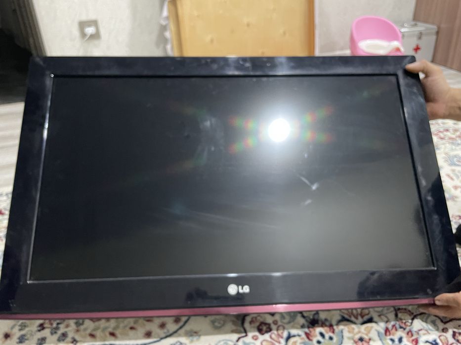 Телевизор ЭЛДЖЫ.