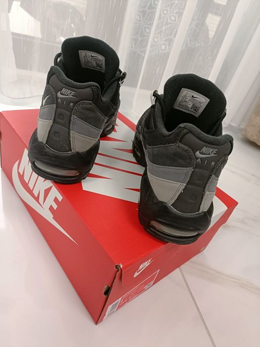Vând Nike Air Max 95