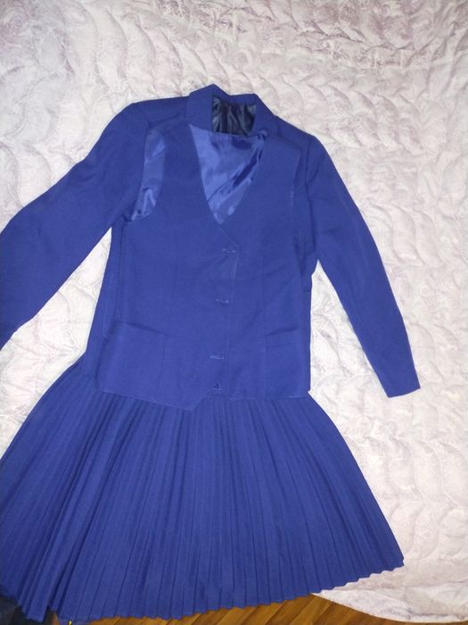 Продается    школьная тройка