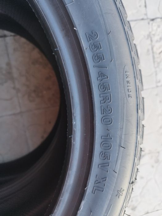 Шины зимние 255/45/20