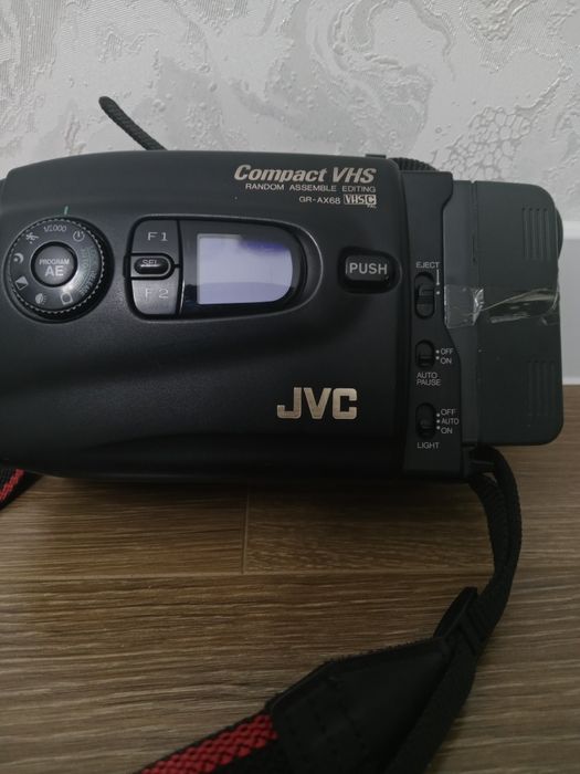 Продается JVC GR-AX68 — VHS-C