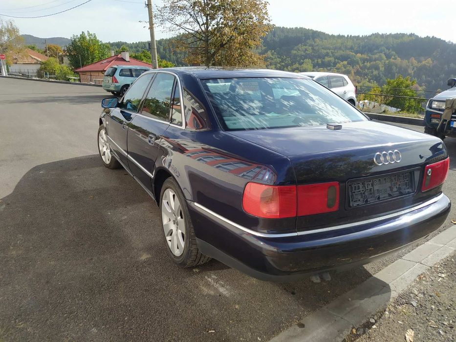 Audi a8 d2  TDI 2,5 два броя на части.