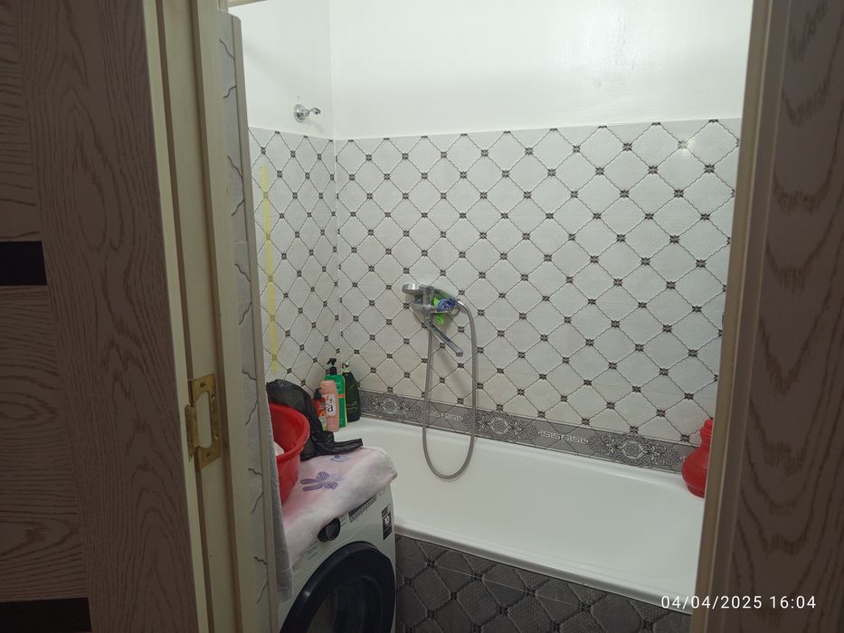 3 xonaliy dom sotiladi.