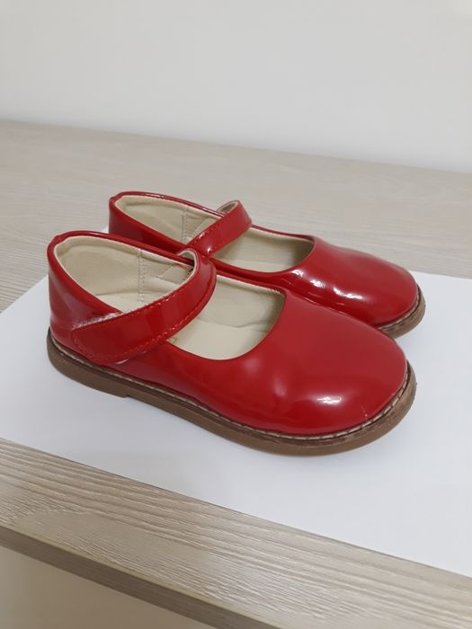 Официални обувки за момиче номер 28 в безупречно състояние