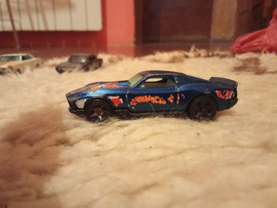 Хотлилс почти чисто нови