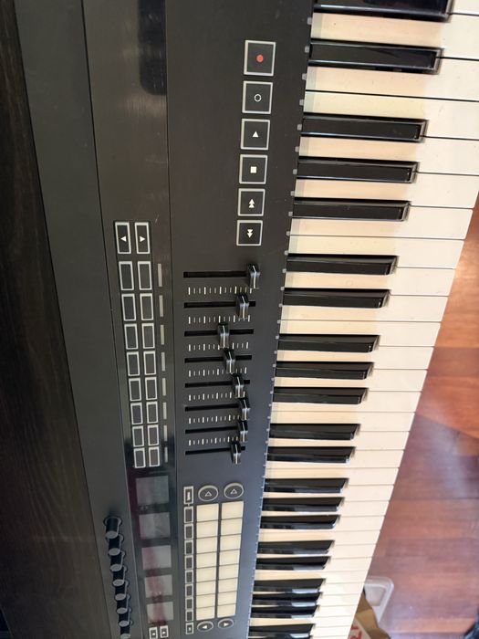 Novation SL 61 keys Mk3 keyboard controller midi