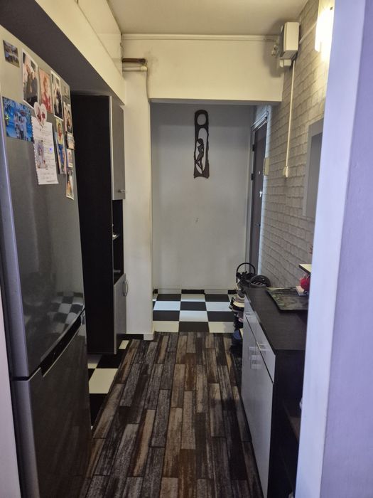Vând apartament 3 camere Craiovita Nouă