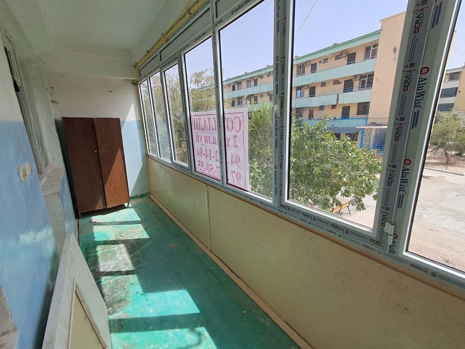 Zarafshon shahridagi 3-mikrorayon 8-uy 15-xonadon srochna sotiladi