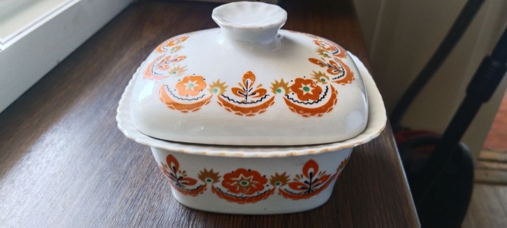 Продается сахарница винтажная