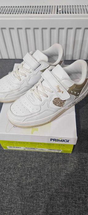 Детски сникърси, обувани 1 път