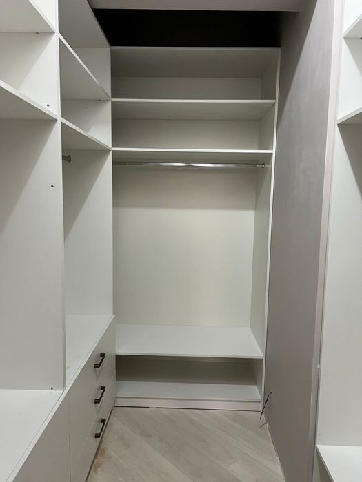 Сбор и разбор корпусной мебели.