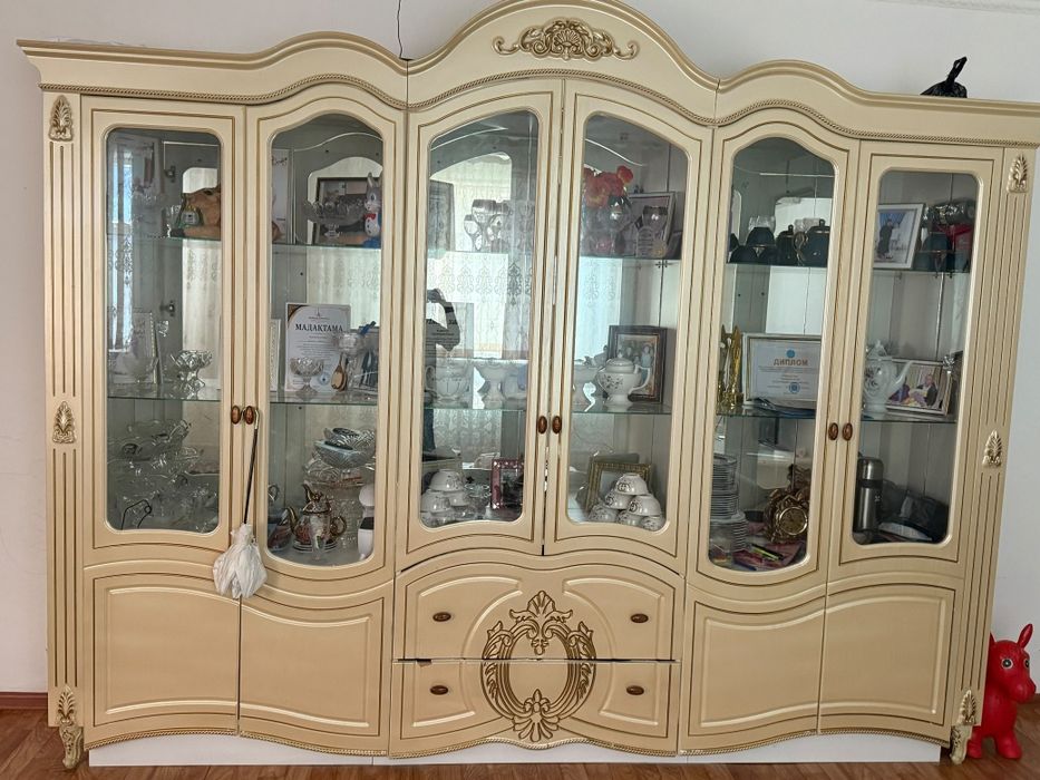 Гарнитур. Сатылады