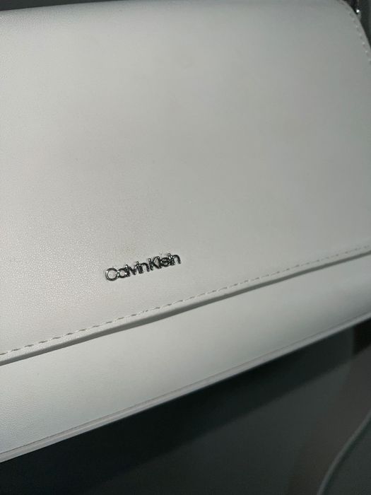 Оригинална чанта Calvin Klein