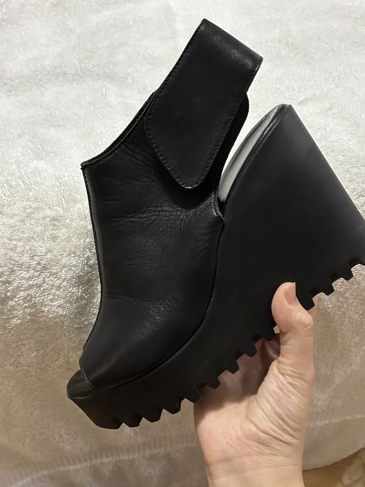 Продам обувь в отличном состоянии.