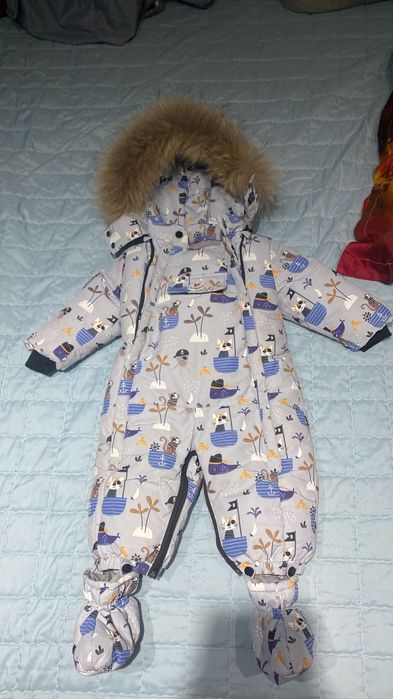 Продам зимний комбинезон 80 размер