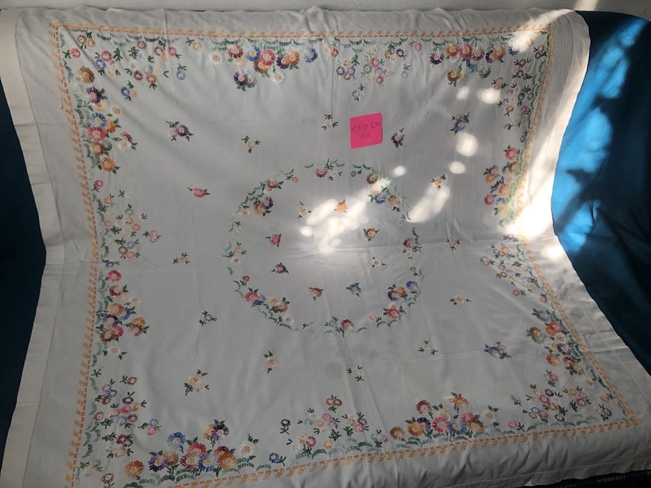 Fata de masa  cusuta