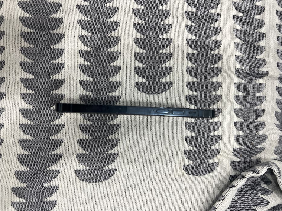 Iphone 12 pro 128 гигабайт.