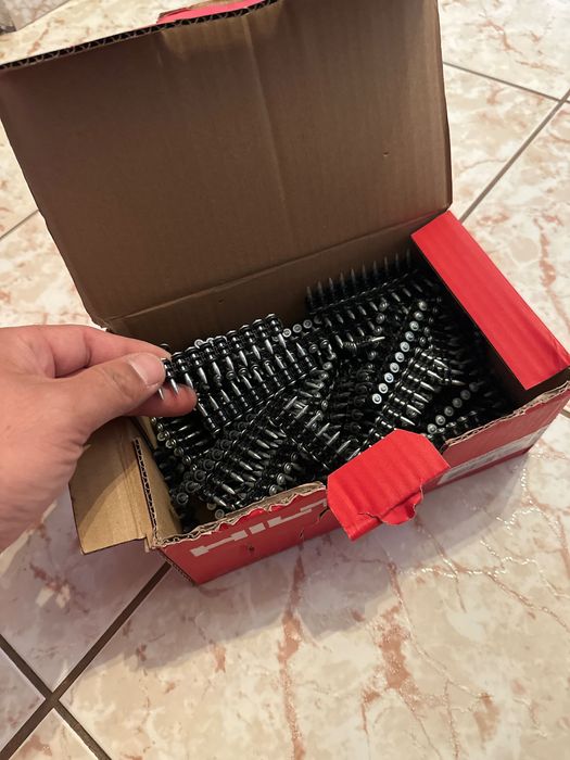 Diverse Hilti Nails
