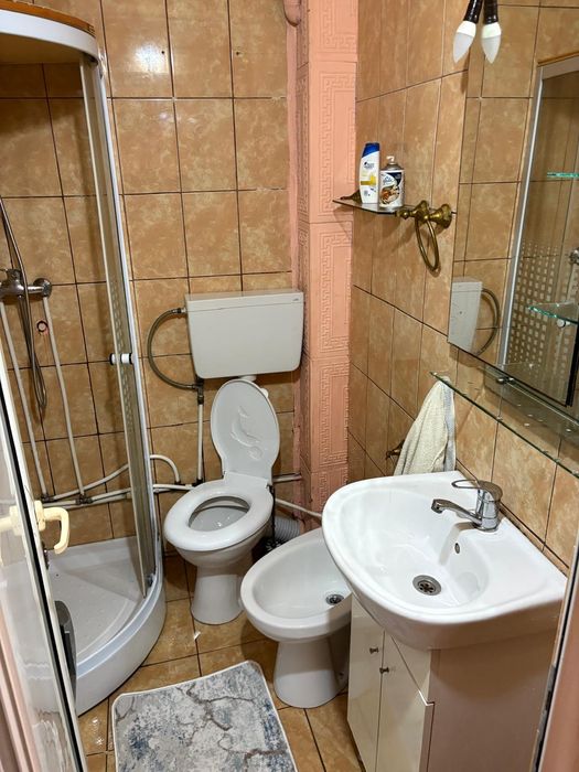 Închiriez garsoniera în Rovinari