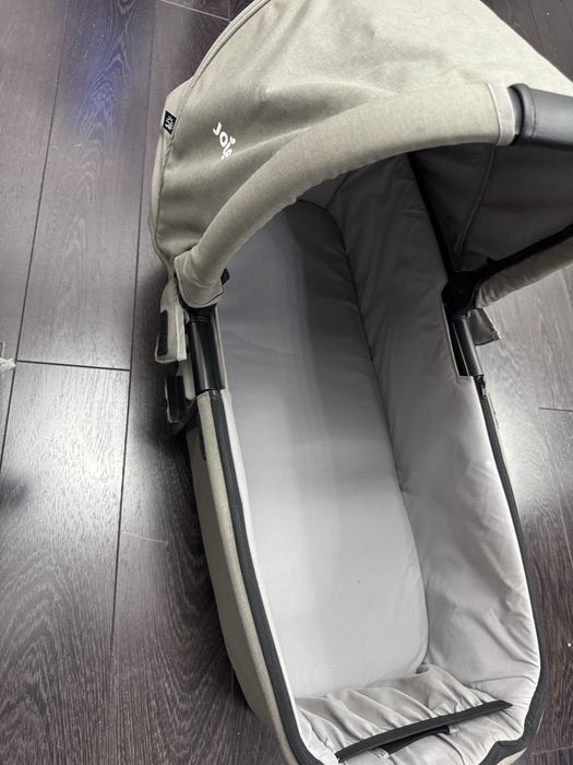 Landou bebe marca joie