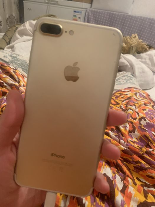 ПРОДАМ АЙФОН 7+ срочно