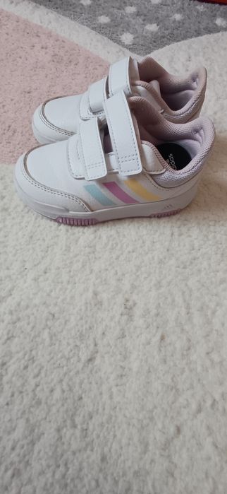 Маратонки адидас за момиче