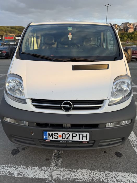 Vand Opel Vivaro cu 6 locuri
