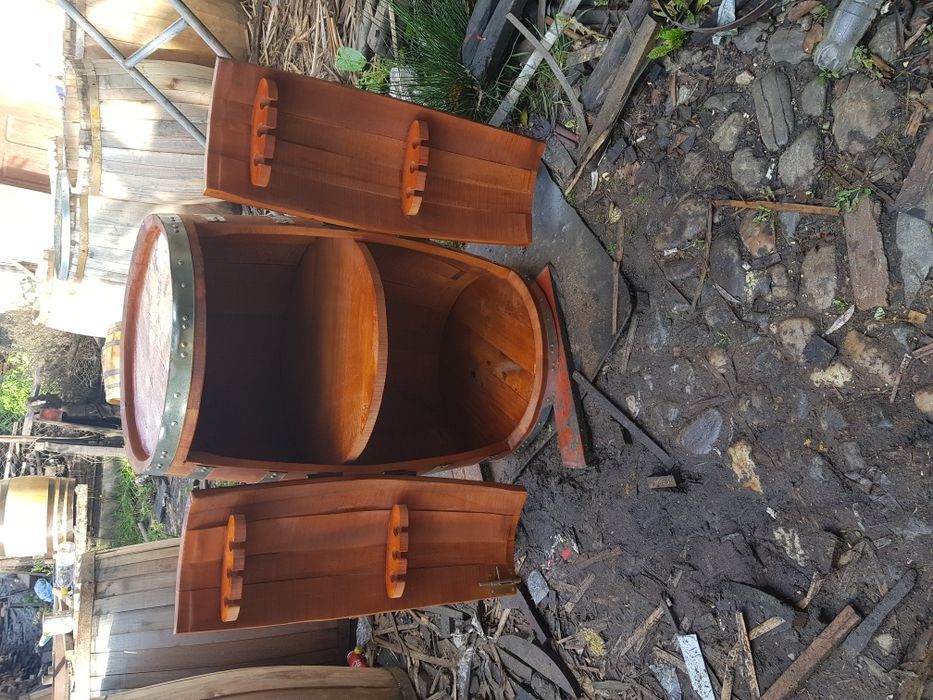 Raft din butoi de lemn