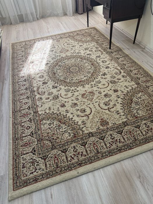 Продам ковры натуральные размер 2/3м