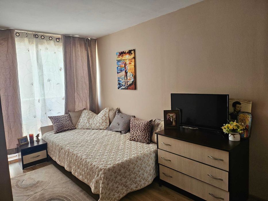 Тристаен тухлен в района на Чаталджа