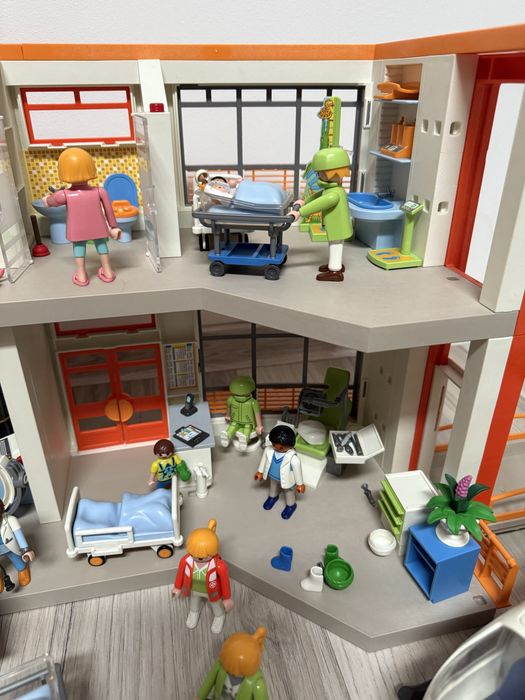Vând spital PLAYMOBIL