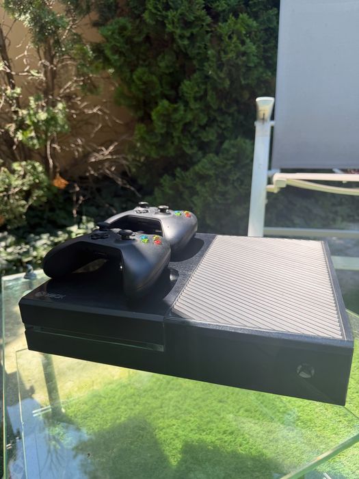 Xbox One 500 GB + 2 console + 20+ jocuri