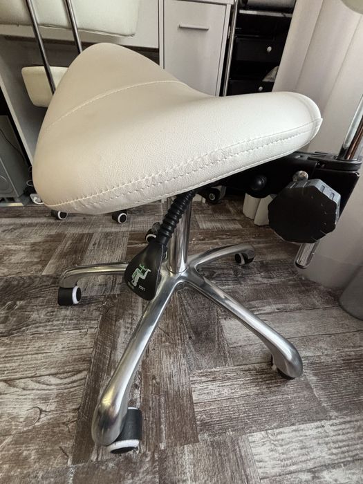 Козметично легло и стол