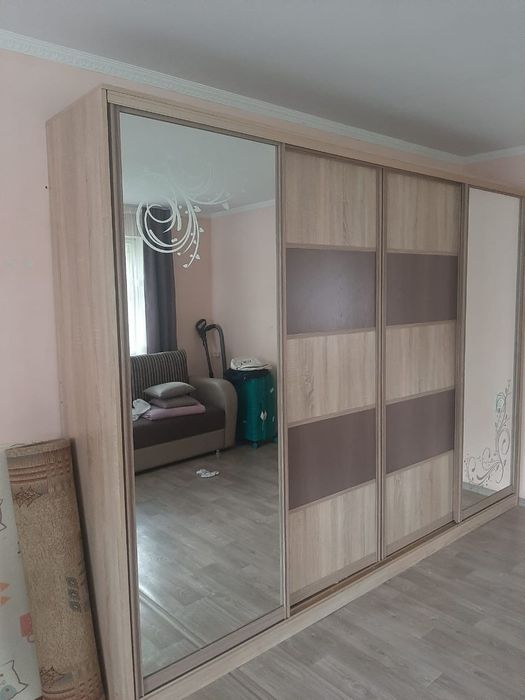 продам шкаф-купе в отличном состоянии