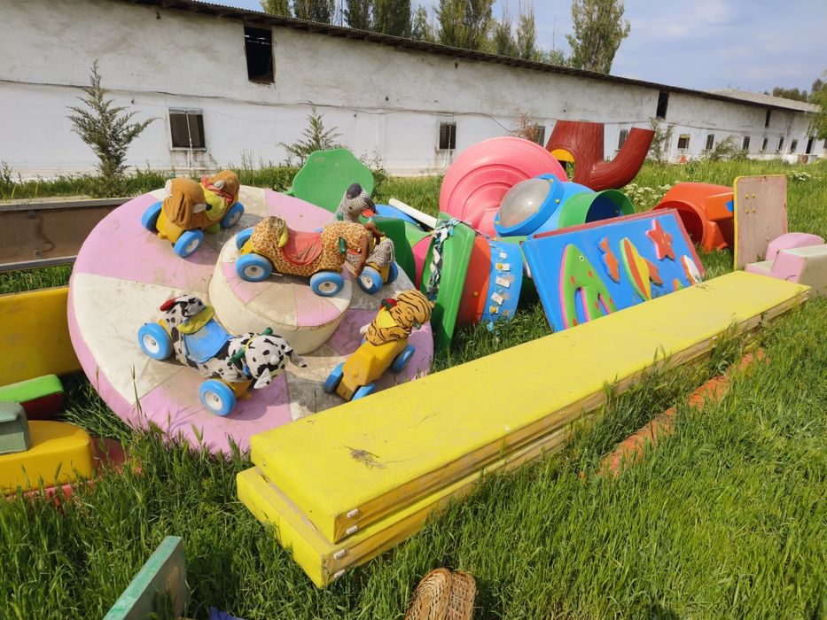 Аттракционы детская игровая площадка зона горка лошадки карусель пушка
