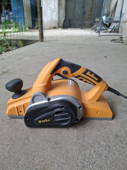 Продам СРОЧНО электро рубанок