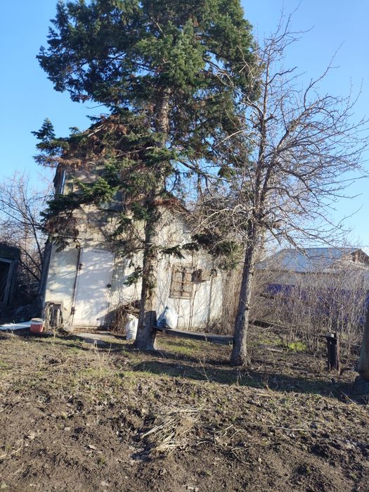 Продаётся дача, в черте города.