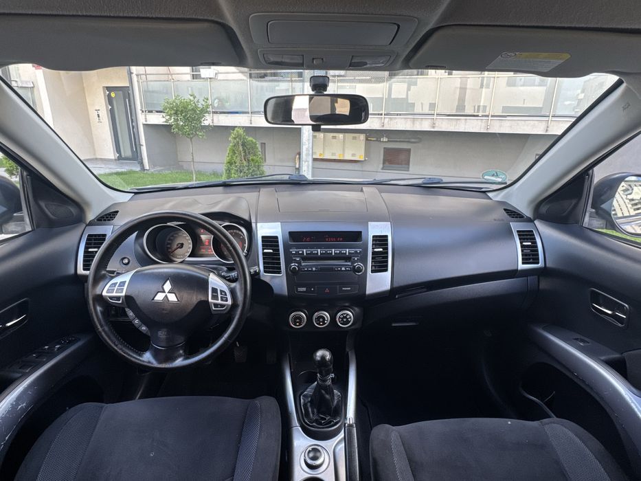 Mitshubishi Outlander 2.0 TDI 4x4 7 Locuri RATE / GATANTIE 1AN 2009 recent adus din Germania