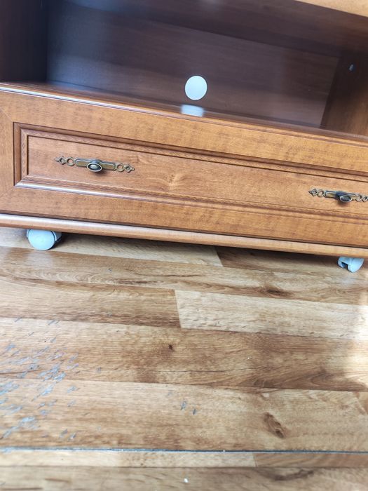 Тумбочка под телевизор