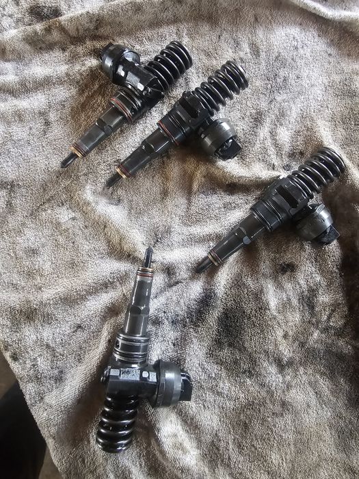 Injector Injectoare  038130073AJ (BC) 1.9 TDI Volkswagen PASSAT B5.5 2