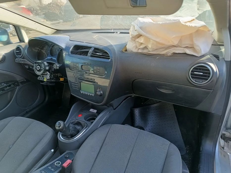 Dezmembrez Seat Leon 2 1P [2005 - 2009] 1.9 tdi BKC 105cp