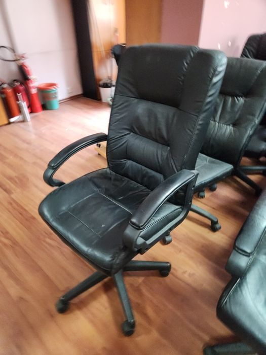 Офис оборудване и столове