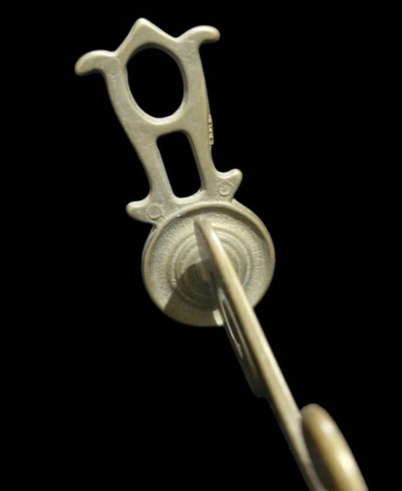 Бронзова Камбана За Врата