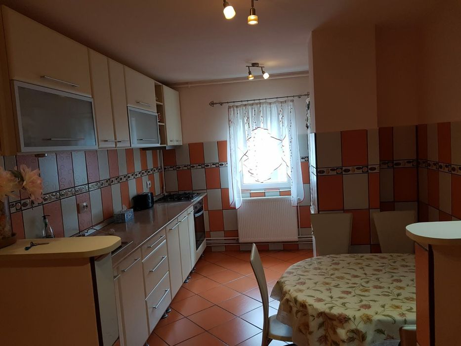 Apartament 2 camere de închiriat